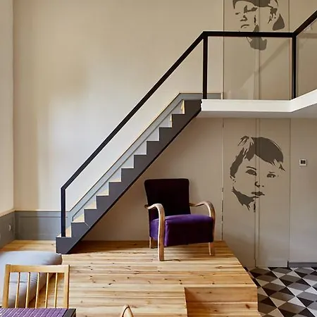 Secret Garden Apartment *